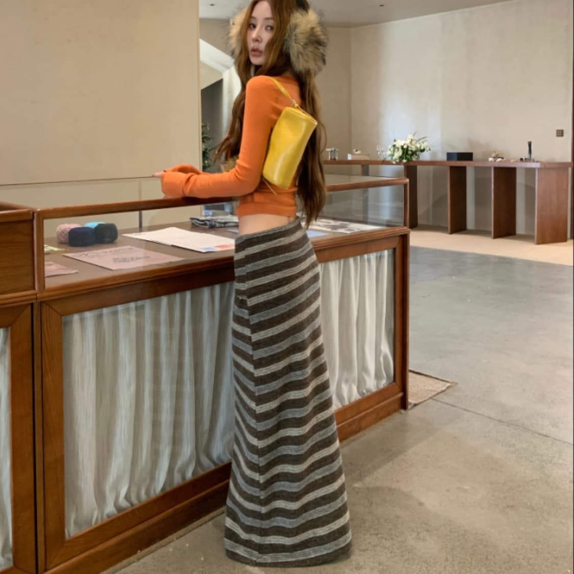 리마인드 레이스넥 니트, 스트라이프 스커트 세트 상품이미지2