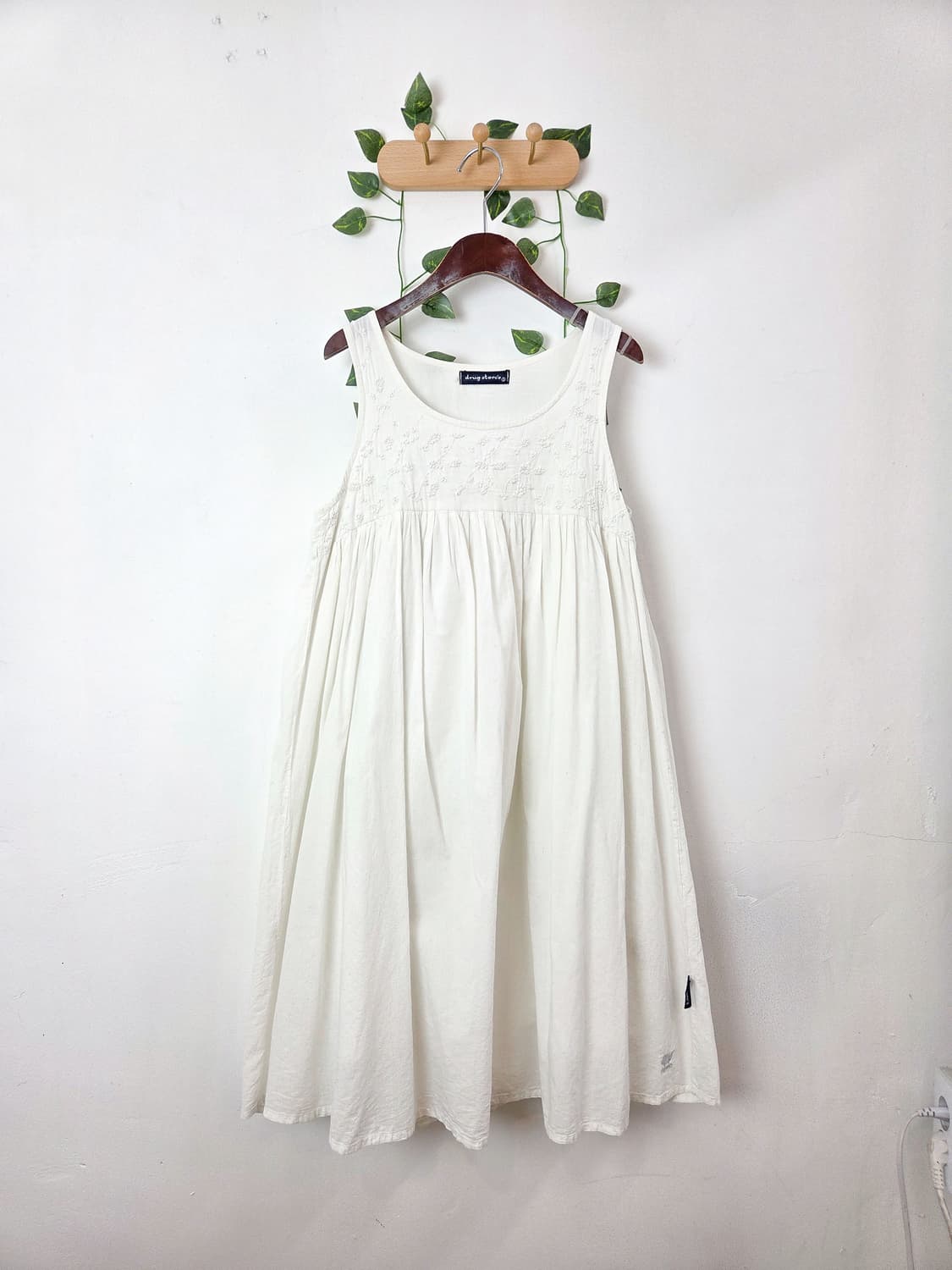 Drug store's 자수 원피스 상품이미지1