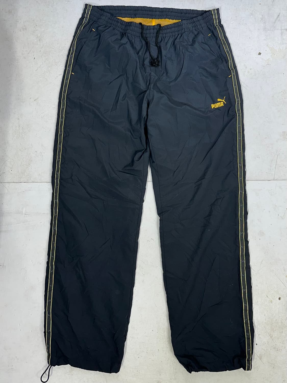 푸마 블랙 옐로우 사이드 라인 와이드 트랙 팬츠 상품이미지4