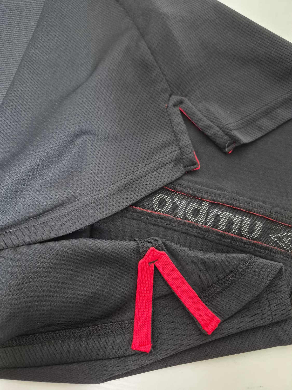 엄브로 민소매 기능성티 100 상품이미지4