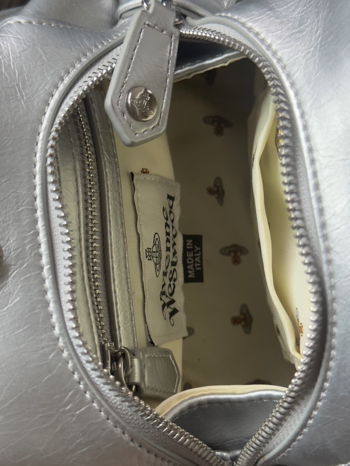 비비안웨스트우드 실버 야스민백 상품이미지4