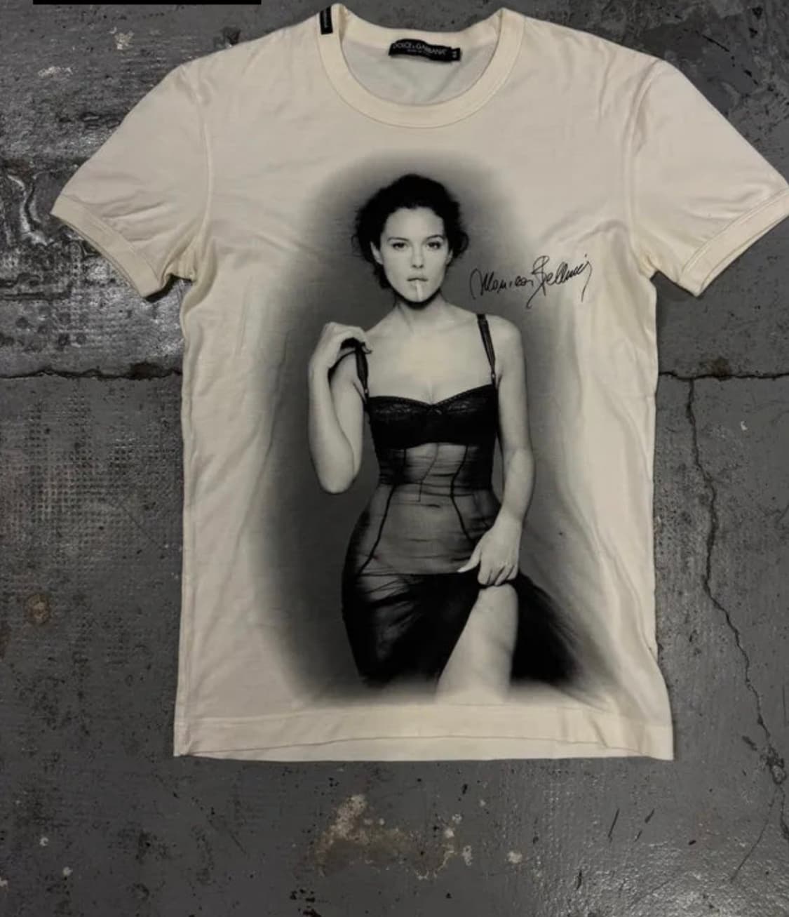 돌체엔가바나 모니카벨루치 티셔츠 구합니다 상품이미지1