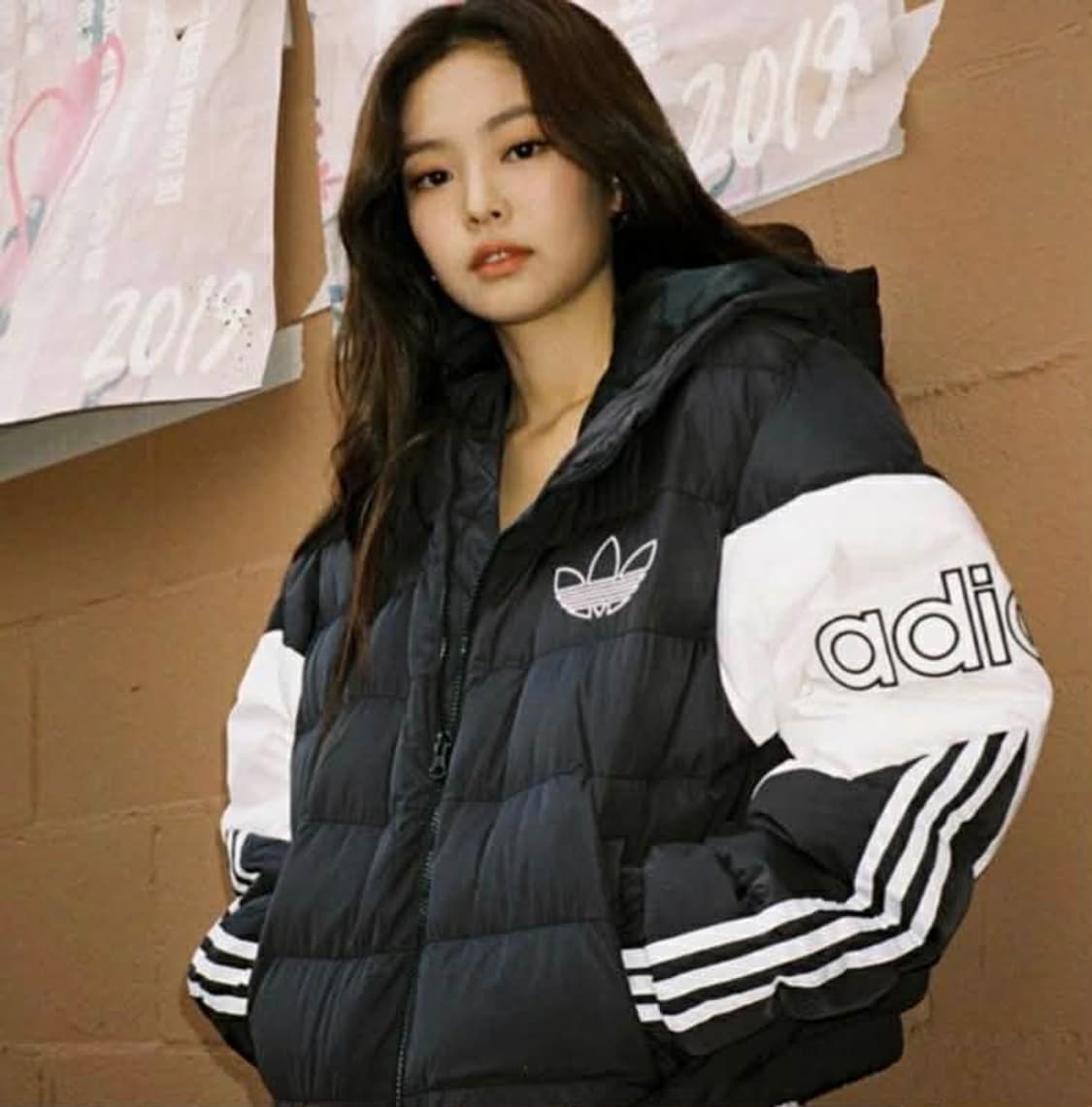 아디다스 신형 제니 착용 구스다운 크롭 걸즈 자켓 패딩(XS) 상품이미지2