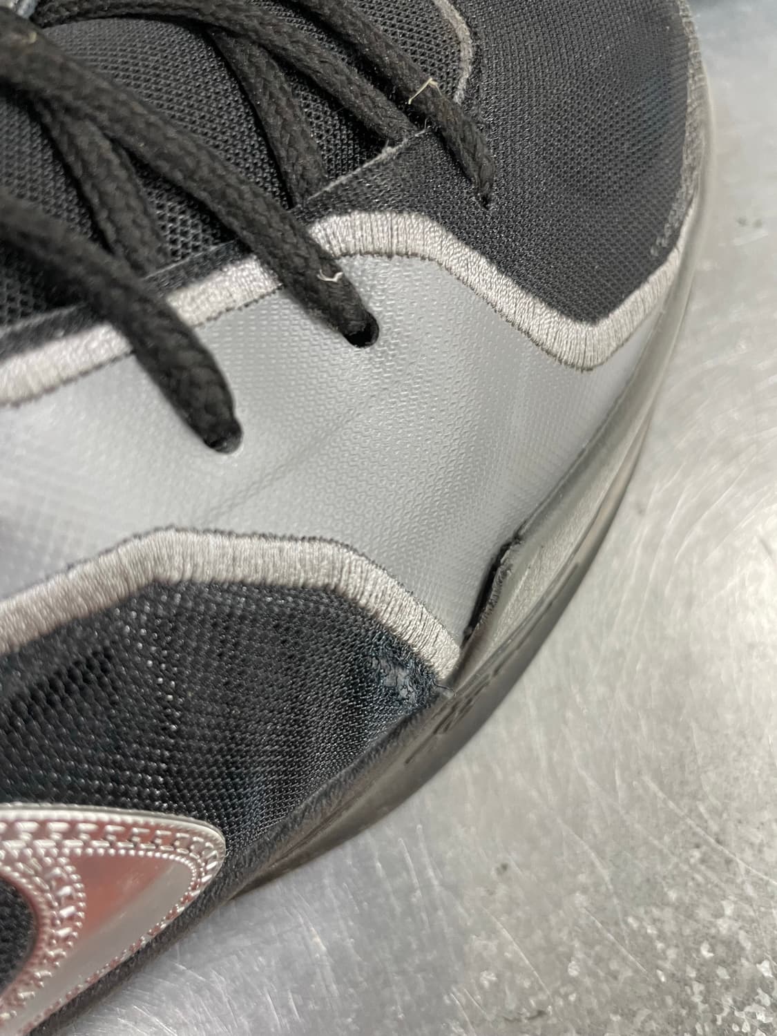 나이키 사브리나 2 미러드 300 상품이미지8