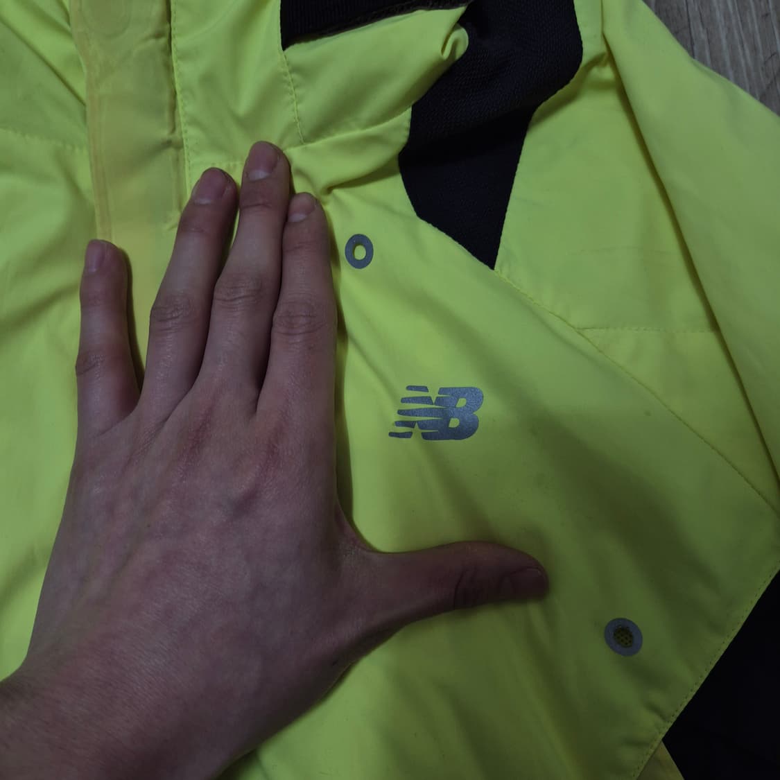뉴발란스 형광 나일론 후드 바람막이 자켓 S(90) 상품이미지4