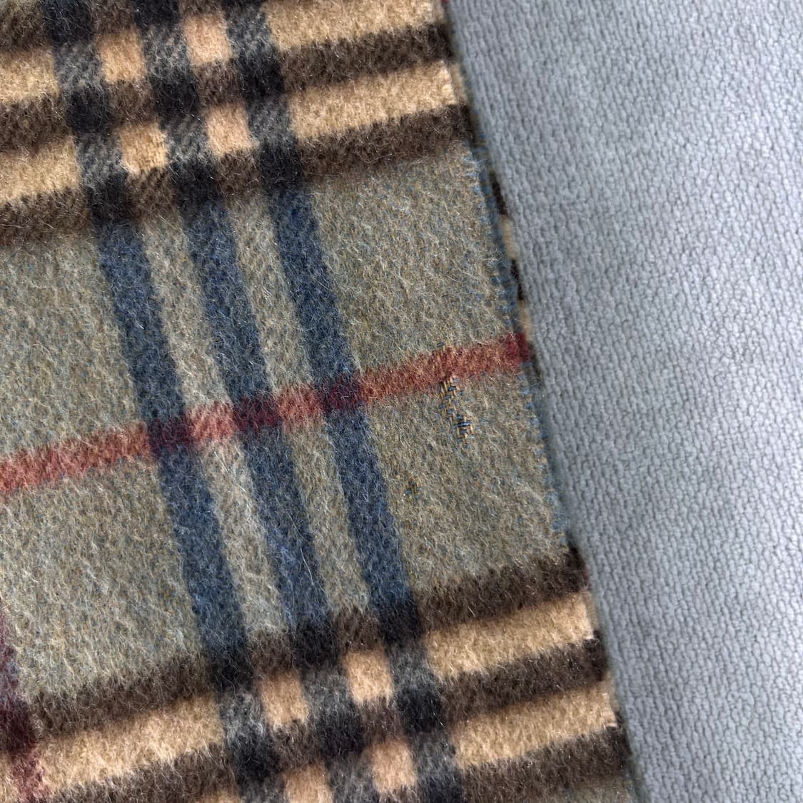 버버리 노바체크 캐시미어 그린 머플러  상품이미지4