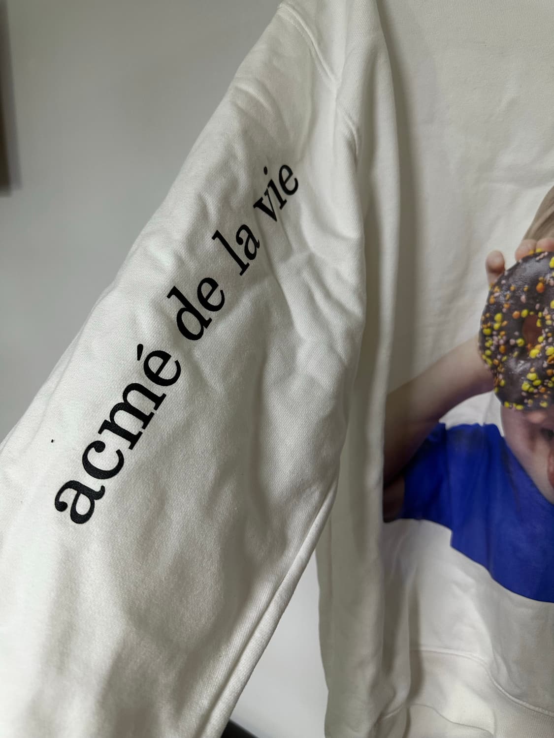 아크메드라비 흰색 도넛 후드티 상품이미지2