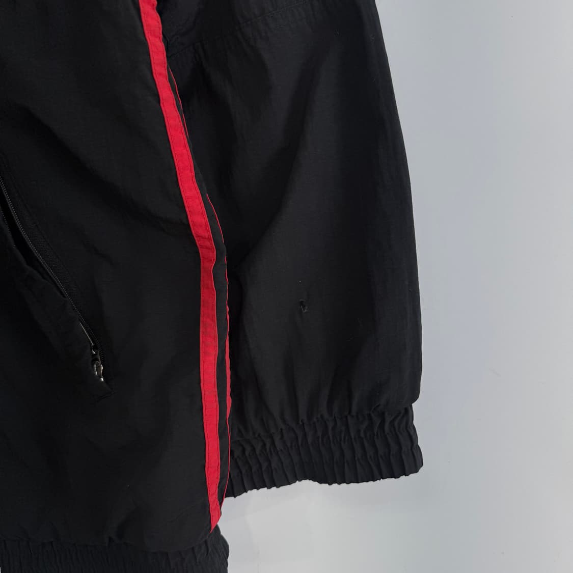 Adidas 아디다스 레드 삼각로고 블랙 바람막이 상품이미지5