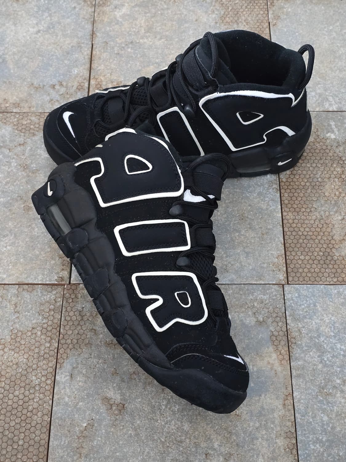 (240)나이키 에어 모어 업템포 검흰  상품이미지6