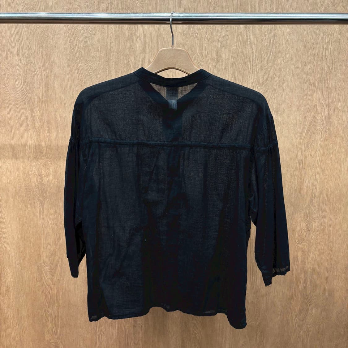 이세이미야케 플랜테이션 시스루 블라우스 프론트 스트링 디테일 루즈핏 블랙 상품이미지3