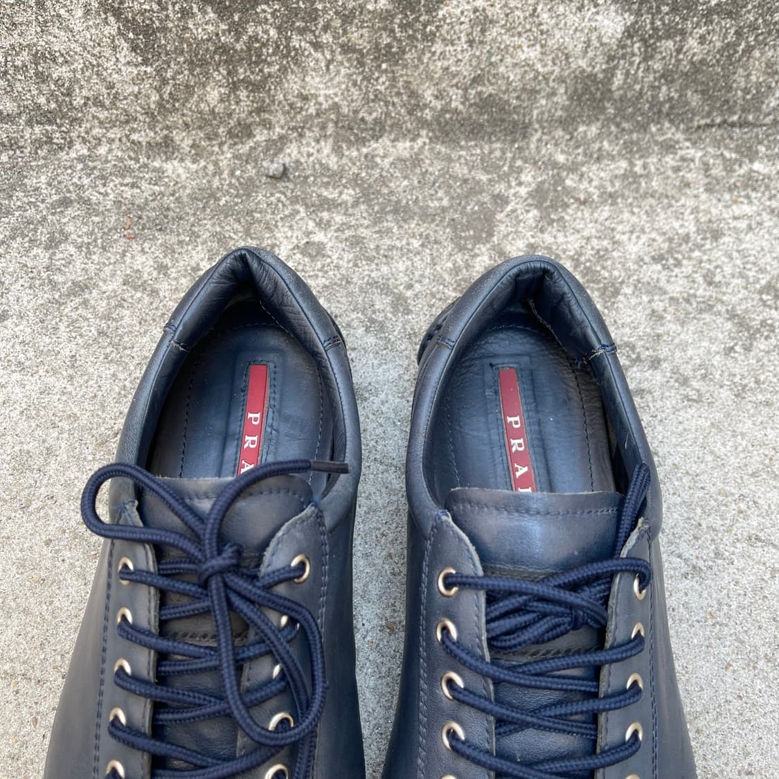 [9UK] Prada 레더 로우탑 스니커즈 네이비 (270~275) 상품이미지6