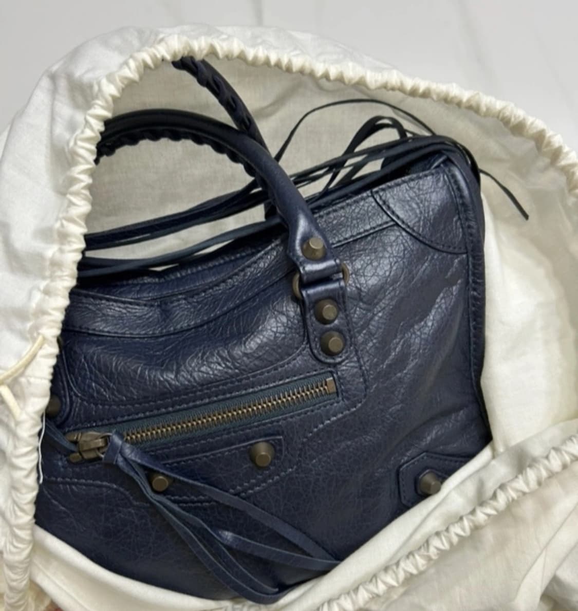 발렌시아가 시티백 네이비 스몰 상품이미지3