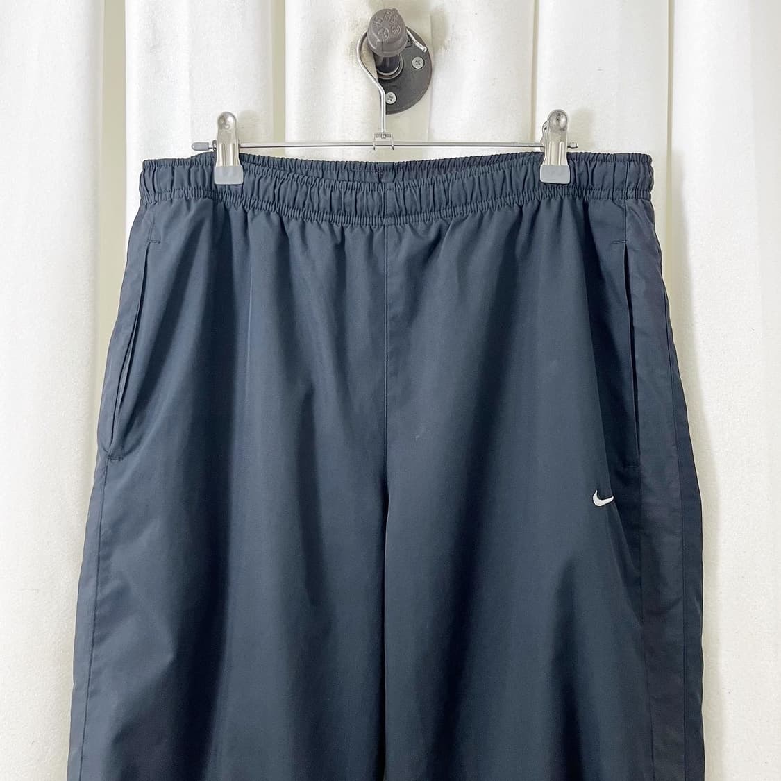 나이키 블랙 나일론 밴딩 팬츠 상품이미지2