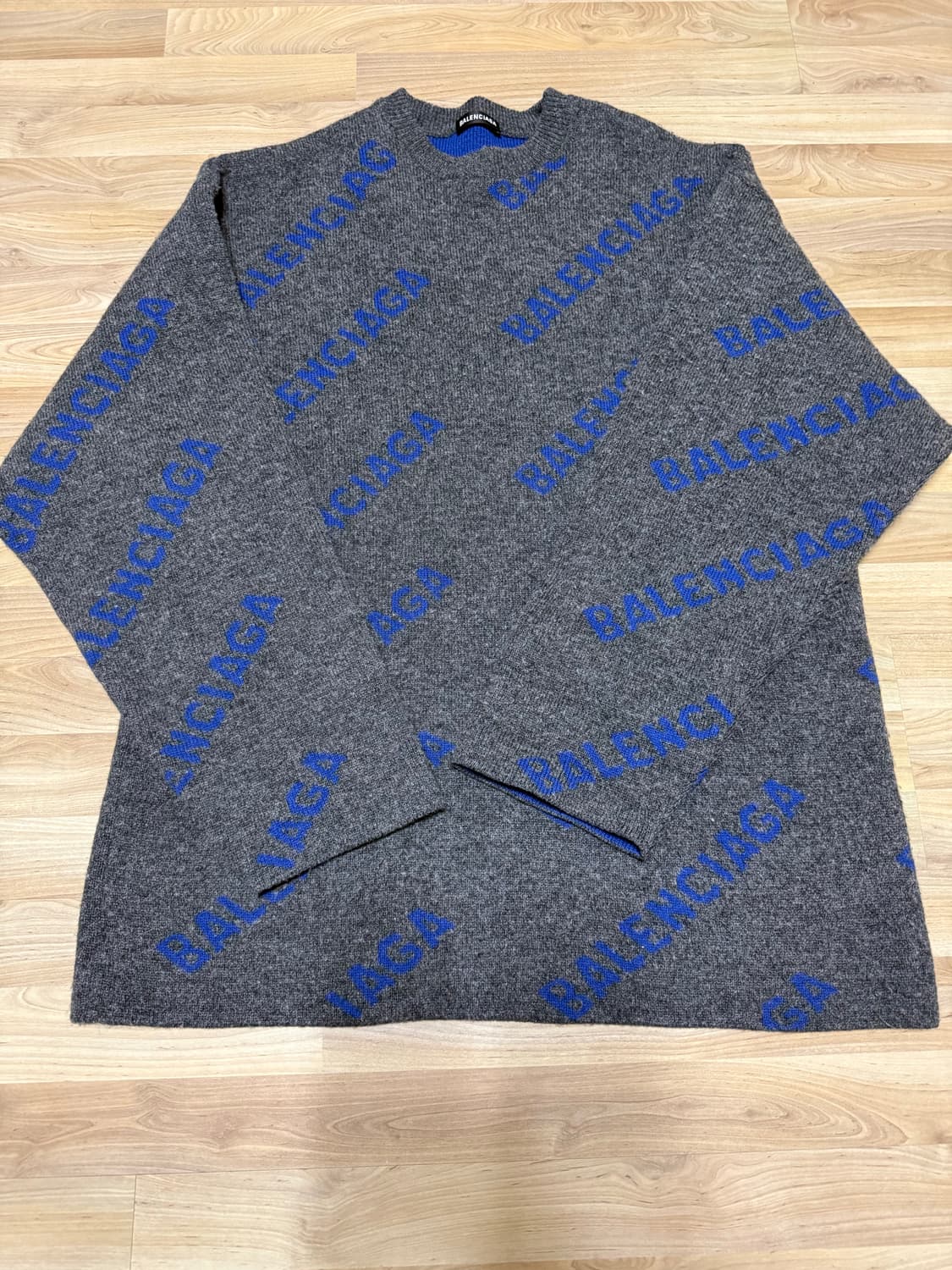 발렌시아가 멀티로고 니트 m 상품이미지1