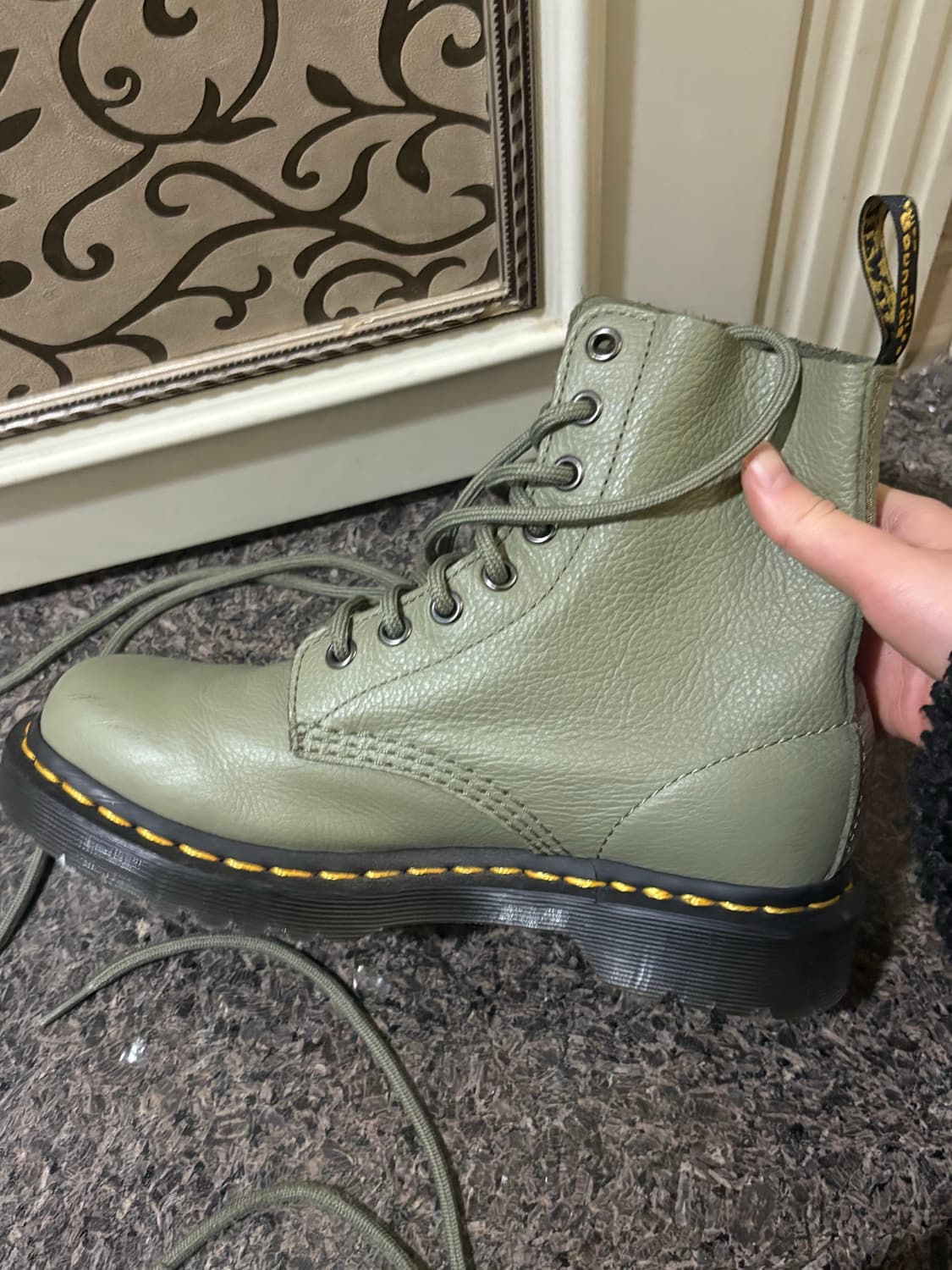 닥터마틴 1460 파스칼 여성 8홀 워커 카키 230 상품이미지4