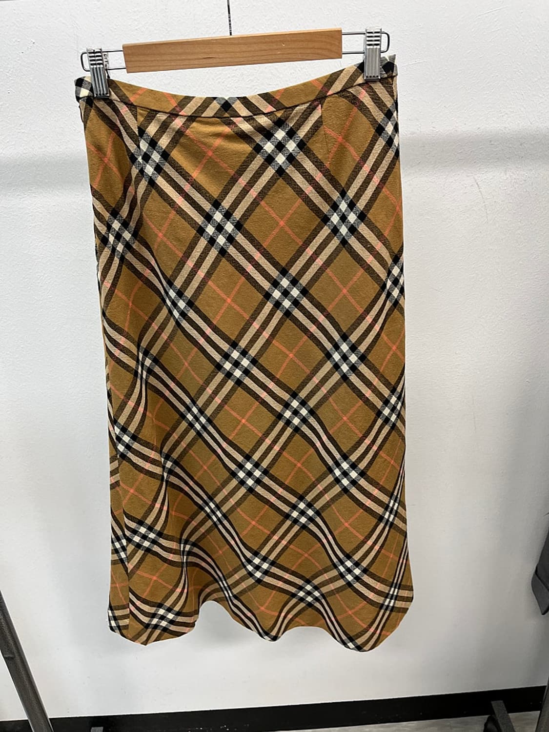 여) 버버리 체크 롱 스커트  상품이미지3