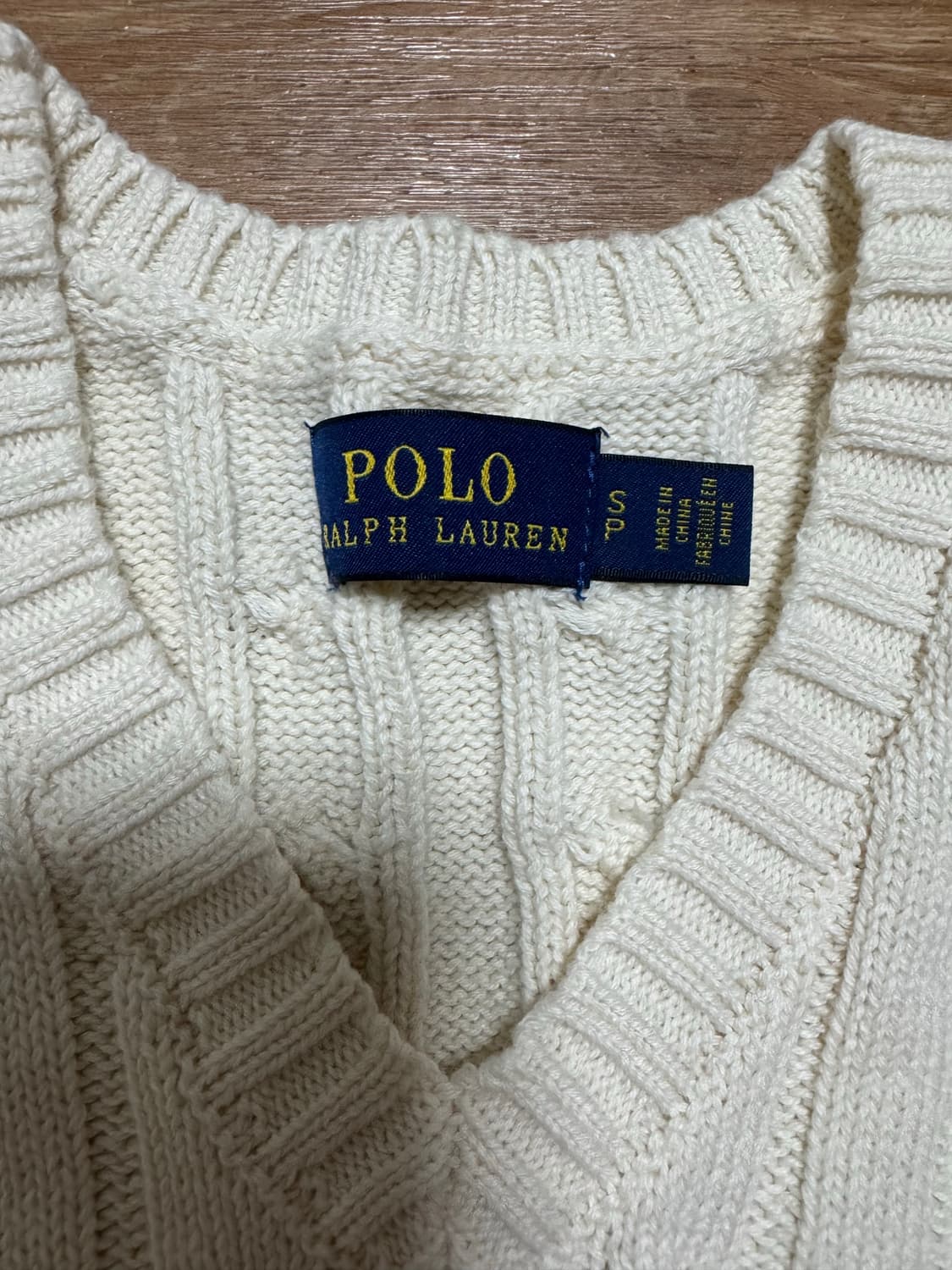 폴로 브이넥 니트 상품이미지3