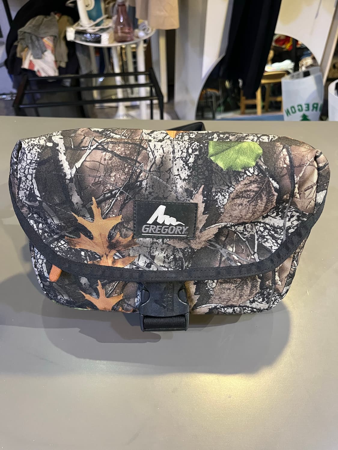 그레고리 구형 로고 디지털 기어 파우치 상품이미지1