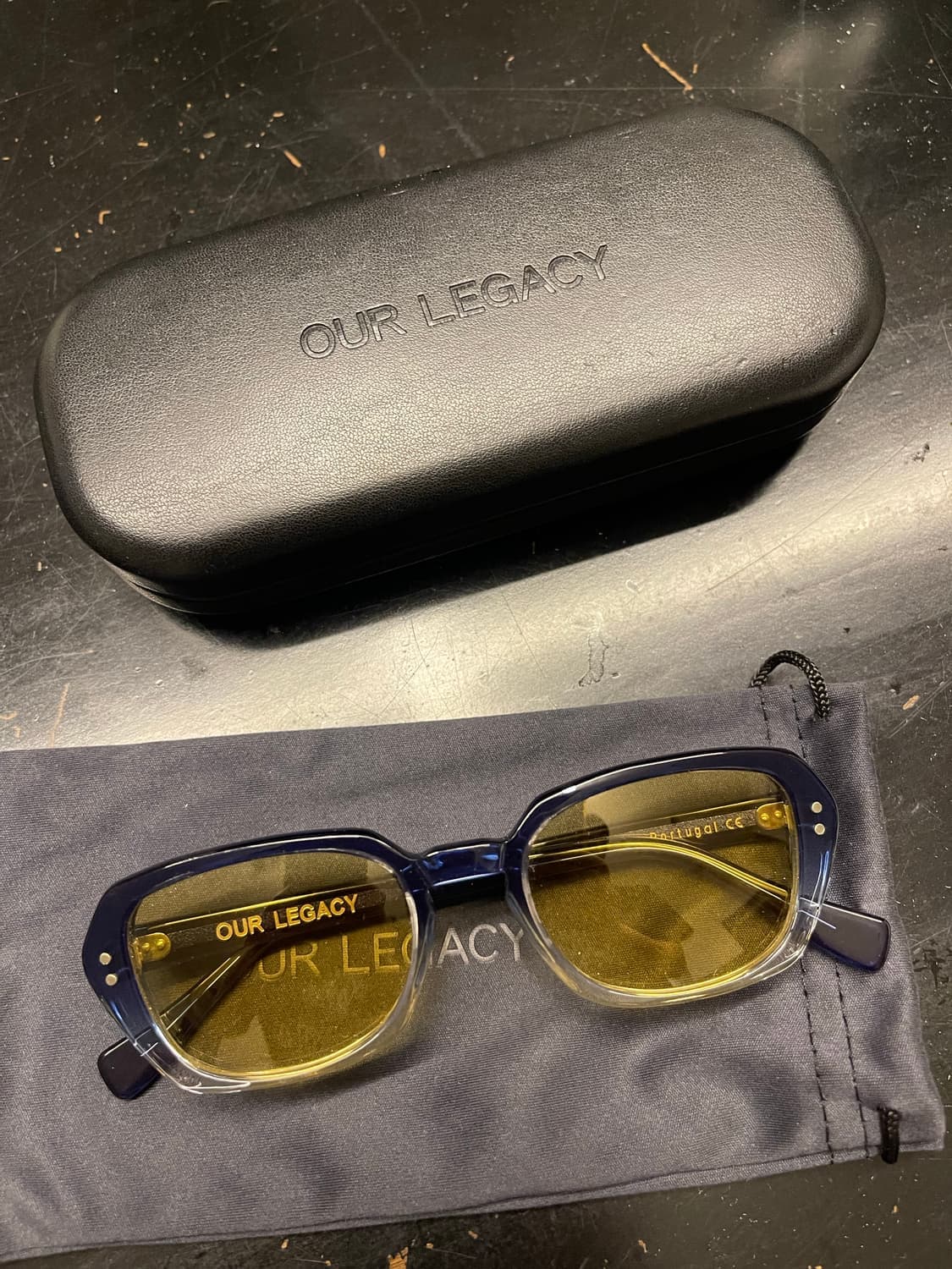 아워 레가시 어스 선글라스 샤이니 블루 색상 삽니다. 상품이미지1