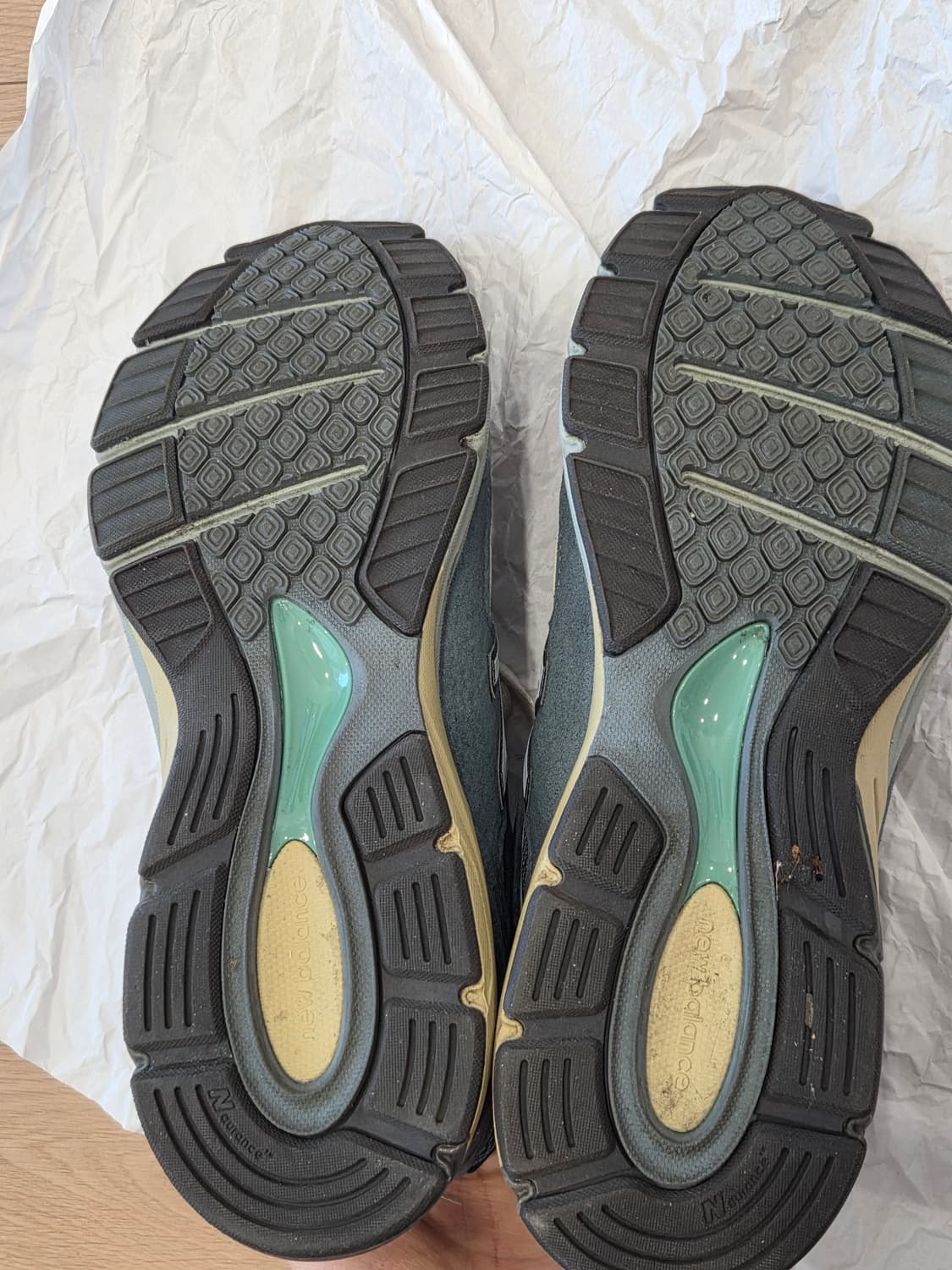 뉴발란스 x 오라리 990v4 메이드 인 USA 트루퍼 상품이미지2