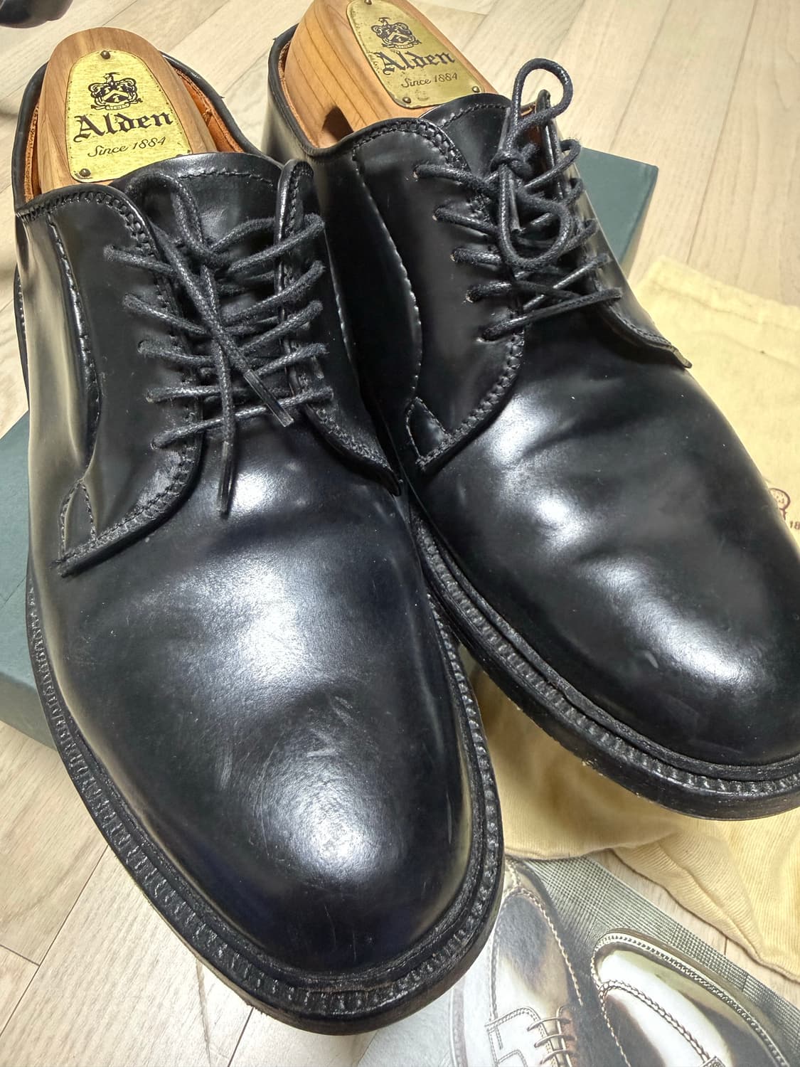 알든 9901 블랙 더비 슈즈 상품이미지2