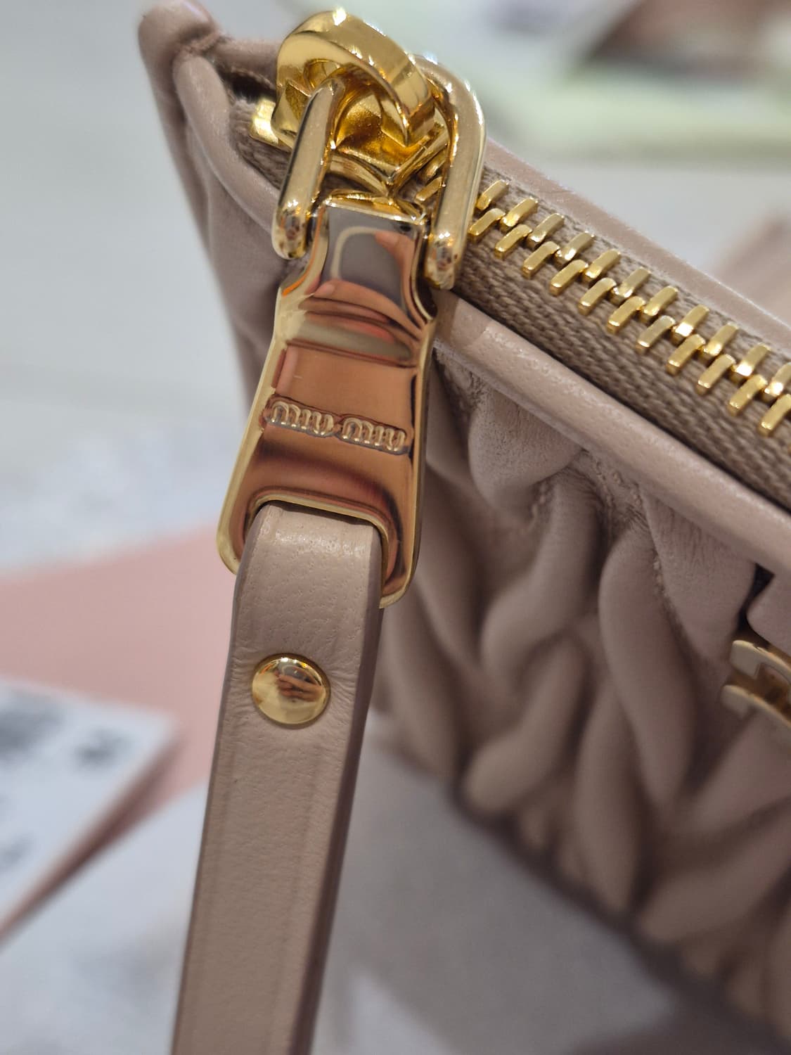 새상품))미우 미우 스몰 마테라쎄 나파 레더 월렛 상품이미지7