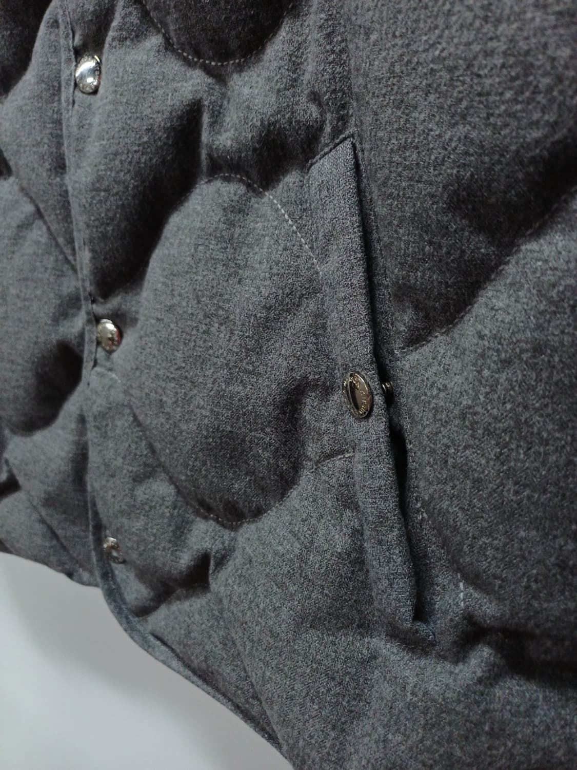 메종키츠네 덕다운 퀼팅 패딩조끼 (여성66~66반) 상품이미지7