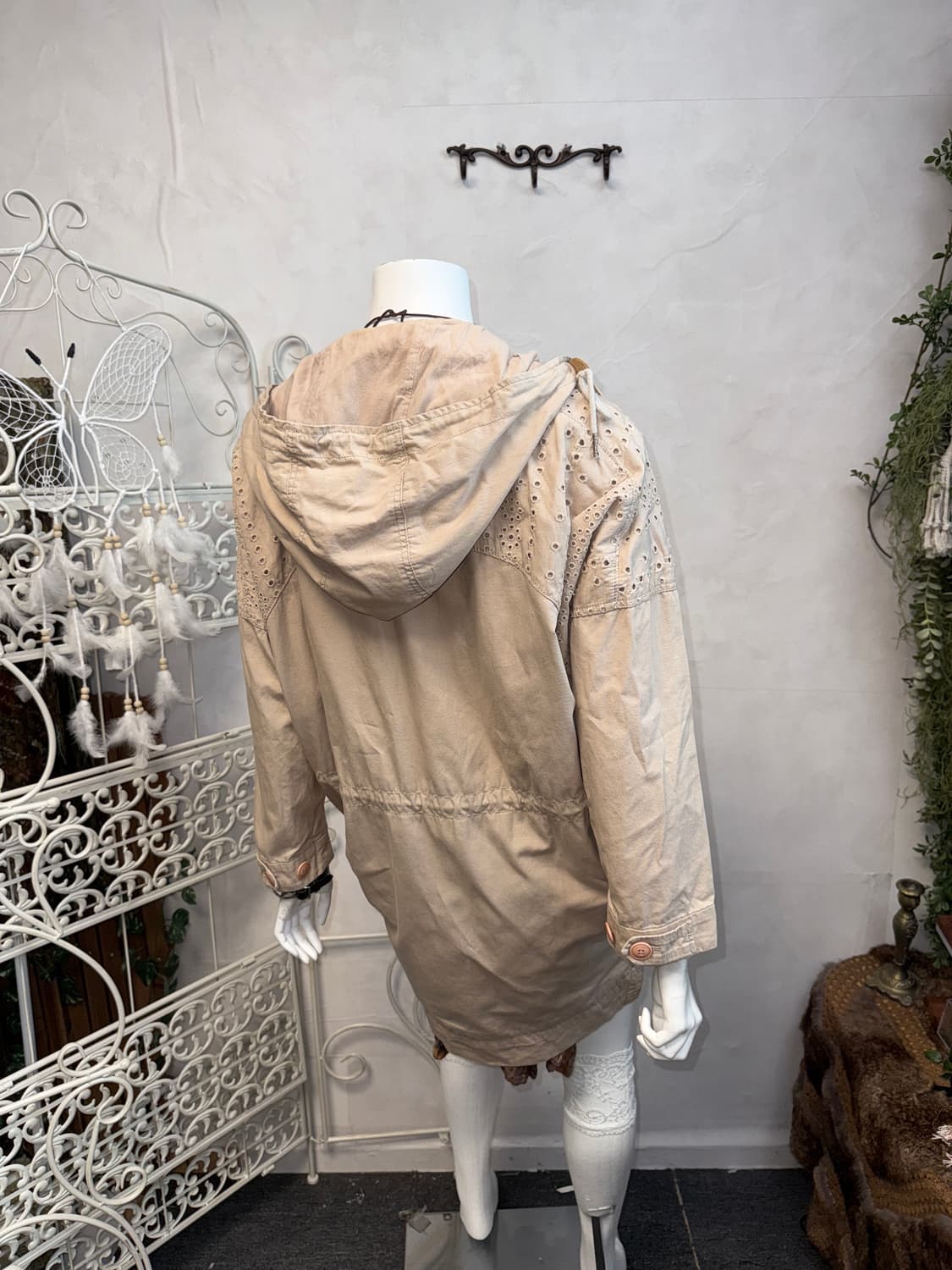 Thursday Island beige punching hood 야상 상품이미지3