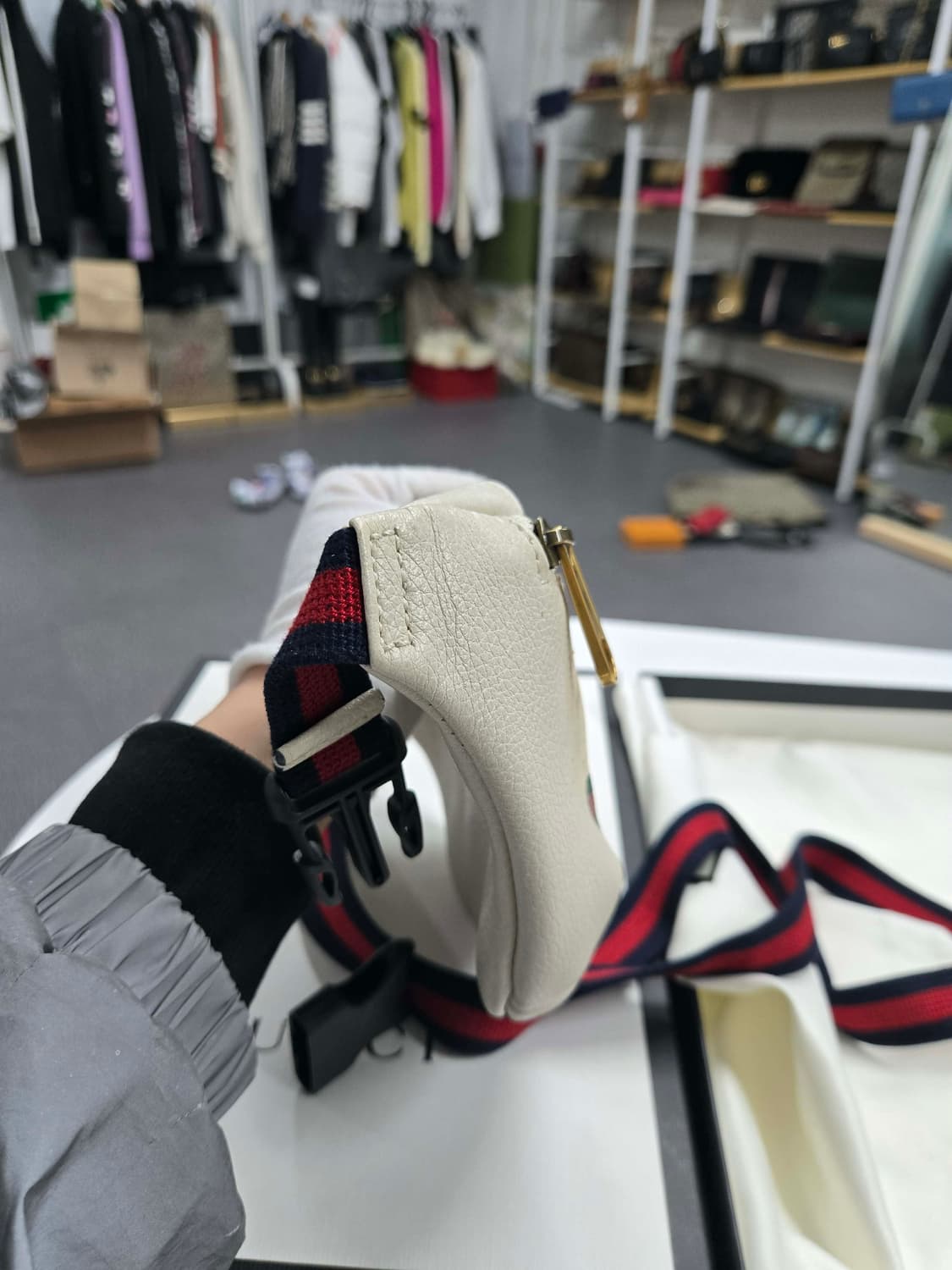 [50%세일] 구찌 띠로고 힙색 벨트백 상품이미지3