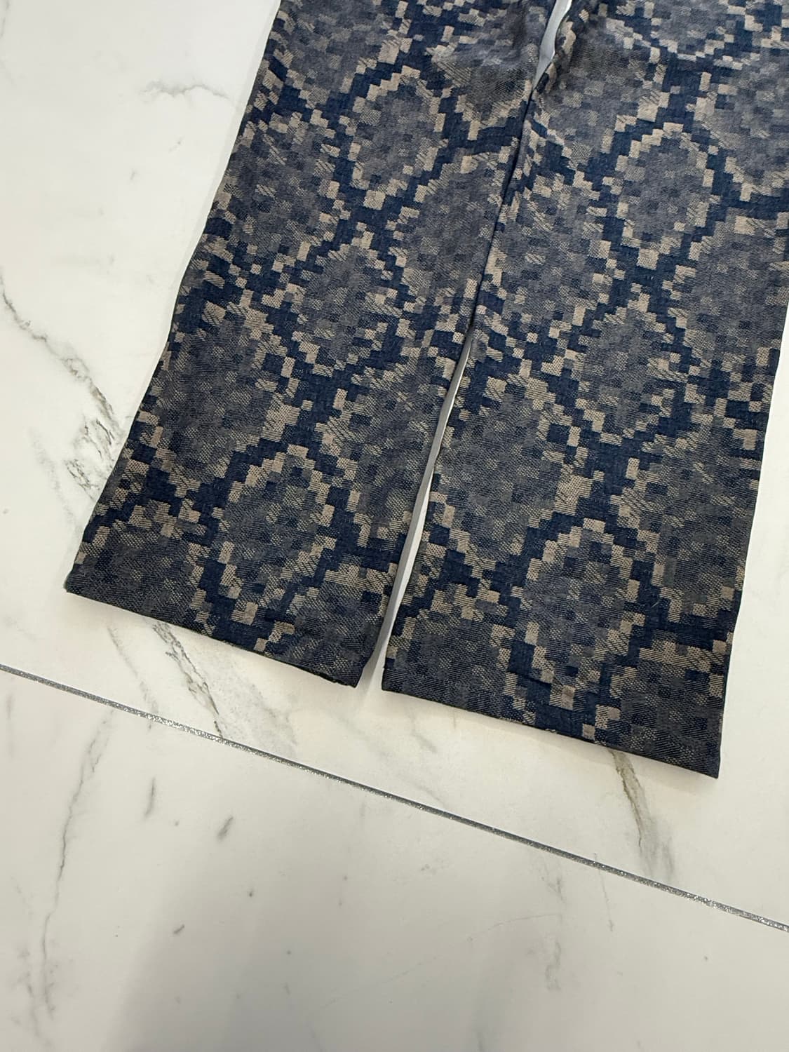 루이비통 SS25 그래픽 데님 스케이트 팬츠 상품이미지8