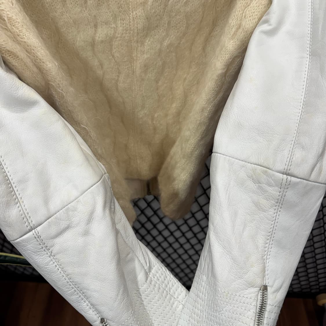 90s 지안프랑코 페레 모헤어 실크 믹스 레더 슬리브 집업 자켓 아이보리 상품이미지8