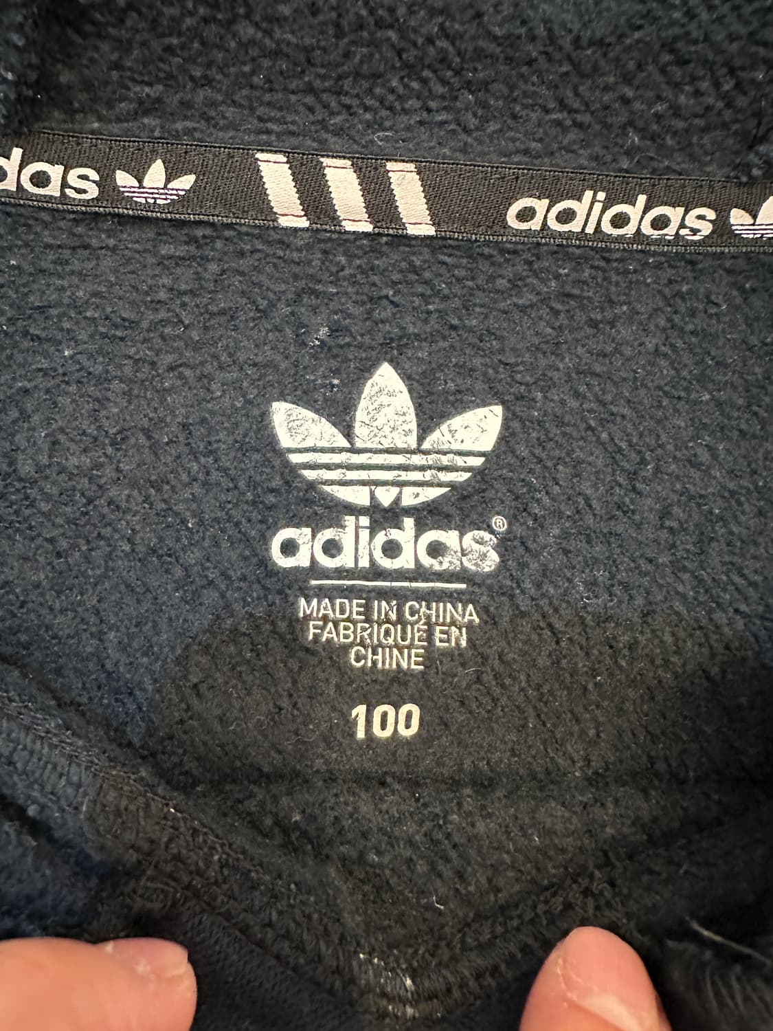 100) 아디다스 블랙 기모 후드티 트레포일 프린팅 상품이미지3