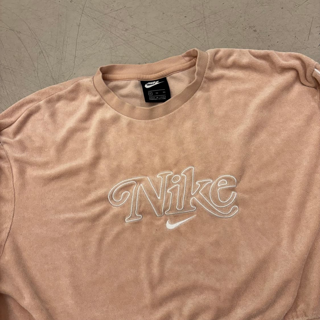 나이키 빅로고 크롭 벨벳 맨투맨 상품이미지2