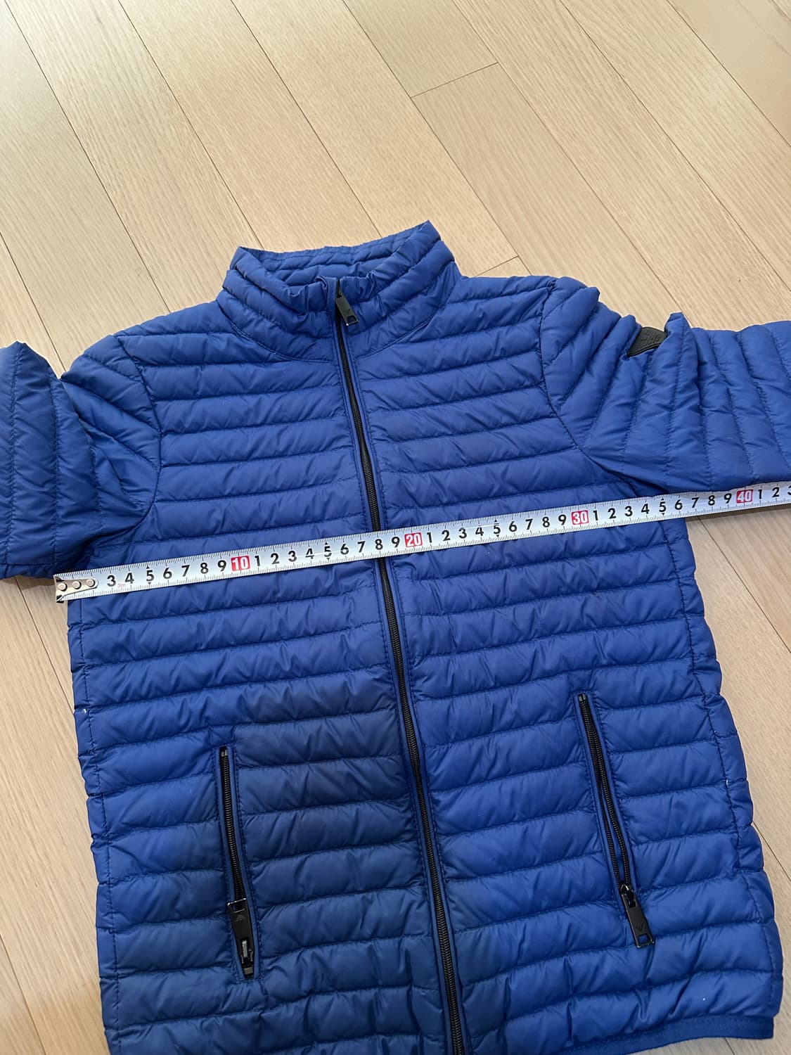 엠포리오아르마니 키즈 오리털 경량패딩자켓 로얄블루 6A 118cm 상품이미지4