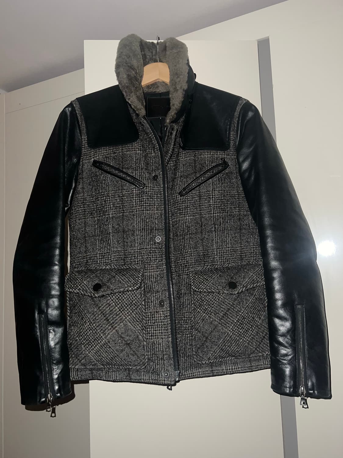 이사무 카타야마 백래쉬 호스하이드 믹스 화이트 울 다운 자켓 상품이미지2