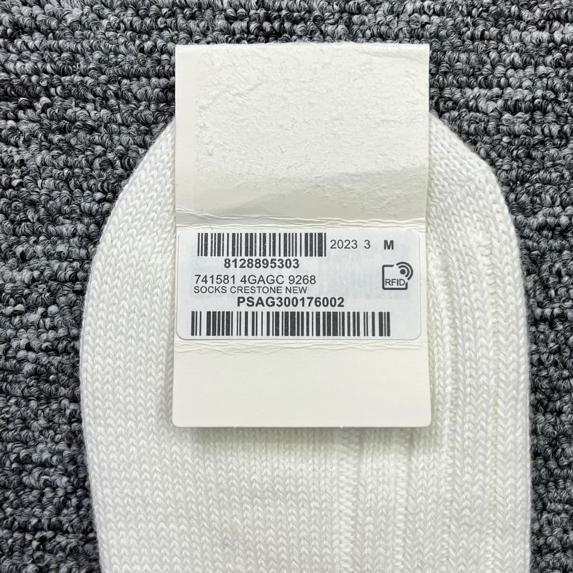 새상품 구찌 양말 인터로킹 자수 로고 삭스 화이트 네이비 레드 M 사이즈 상품이미지5