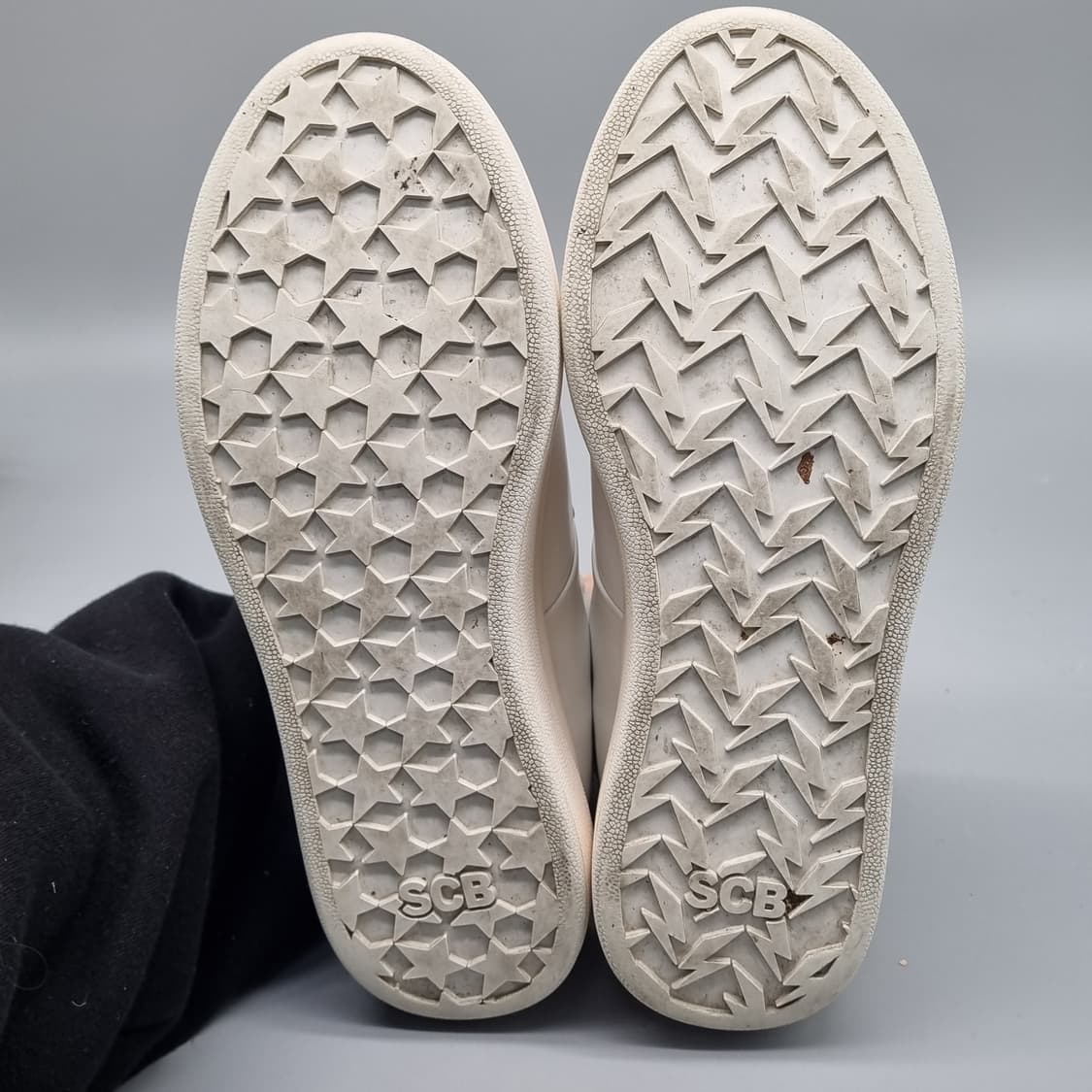 슈콤마보니 레더 여성스니커즈235 굽6 상품이미지3