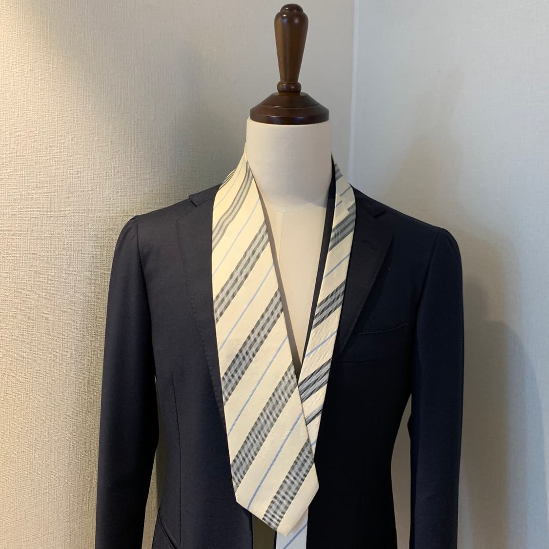 버버리(BURBERRY) 스트라이프 명품넥타이 100실크 A-A+등급 상품이미지1