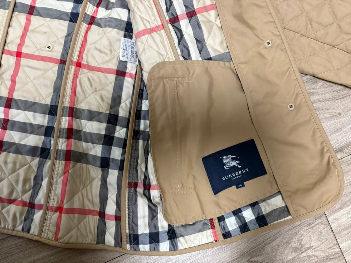 버버리 런던 다이아몬드 퀼팅 자켓 상품이미지3