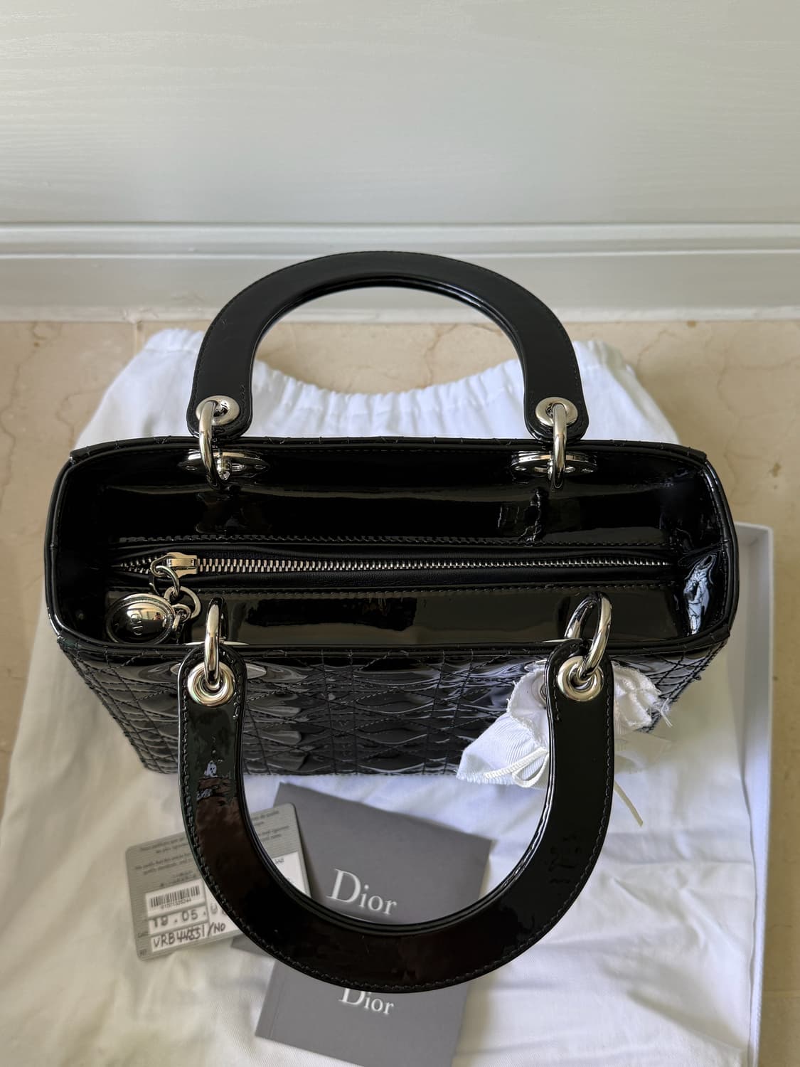 디올 레이디디올 미디엄 까나쥬 토트백 상품이미지4