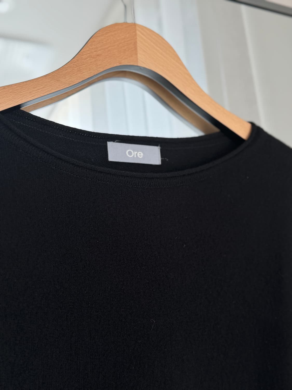 오어(Ore) 울 블랙 니트 풀오버  상품이미지4