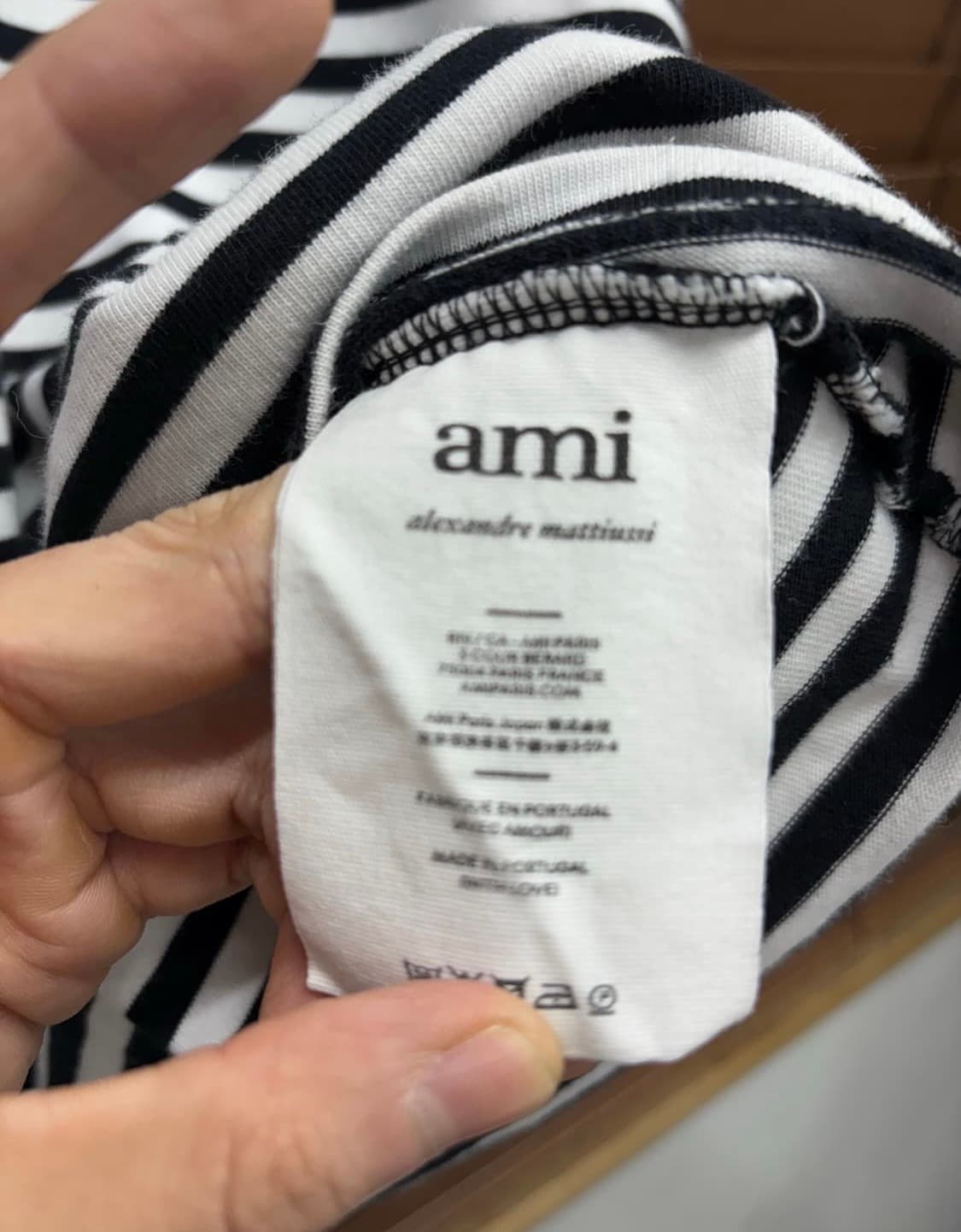 Ami 아미 스몰 하트 로고 스트라이프 롱슬리브 상품이미지4