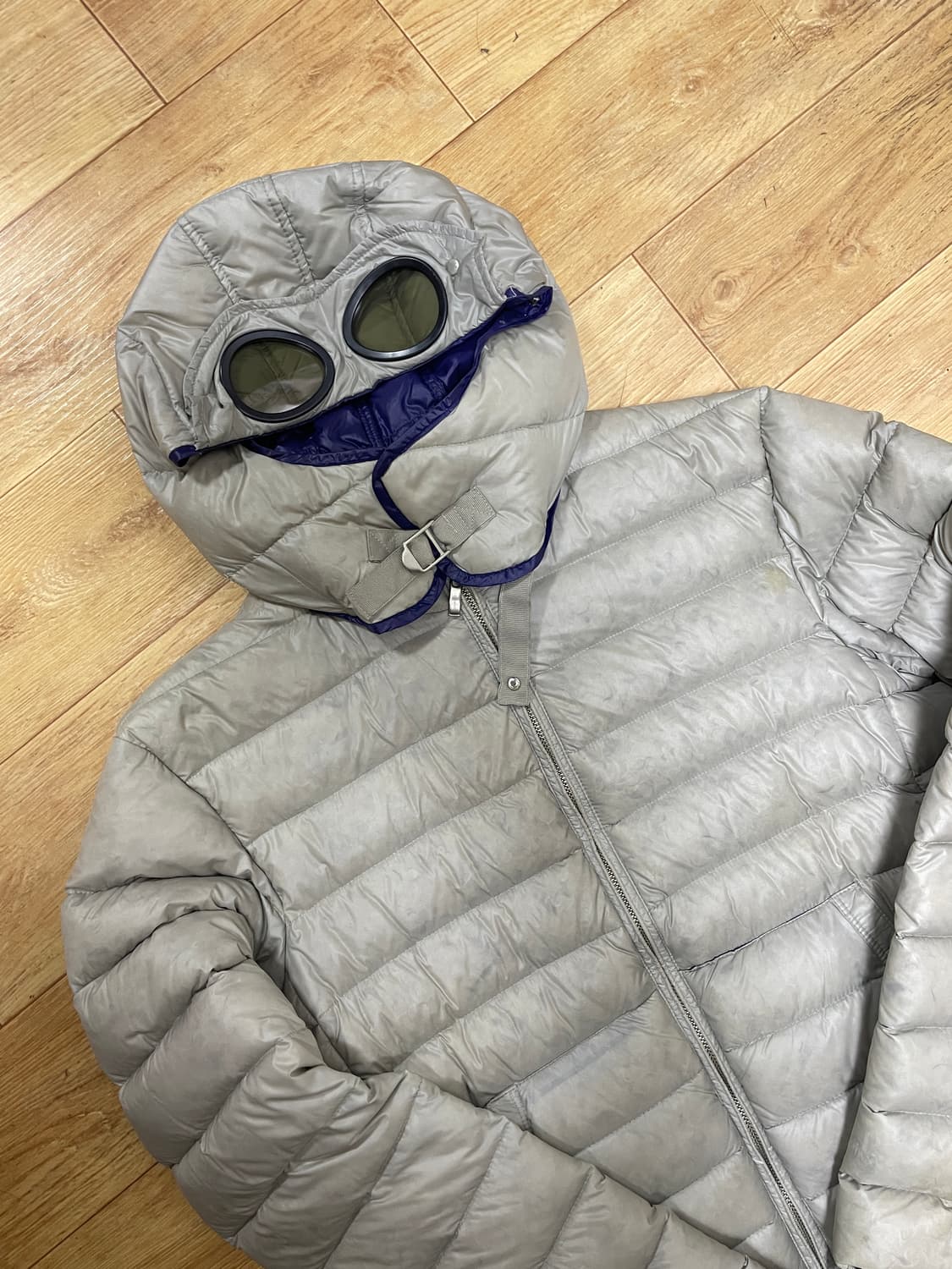 CP컴퍼니 고글 후드 경량패딩 자켓 남성 S-M 상품이미지2