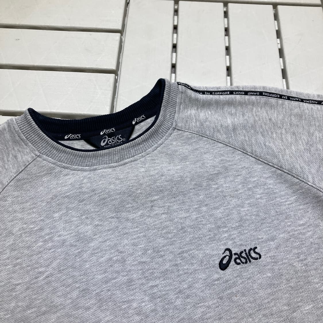 [100]아식스 루즈핏 자수 맨투맨 0285 상품이미지2