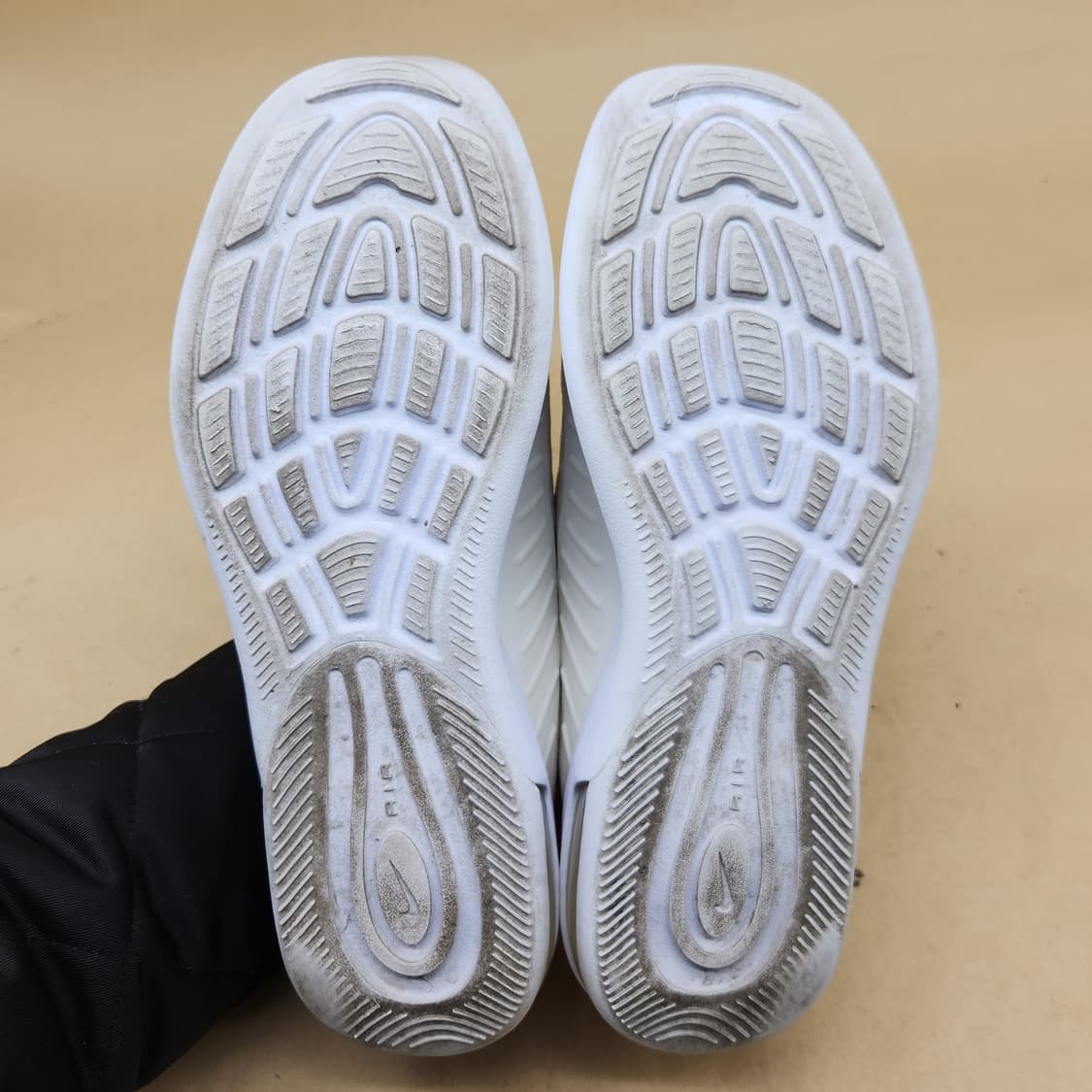 나이키 에어맥스 엑시스 여성운동화235  상품이미지2