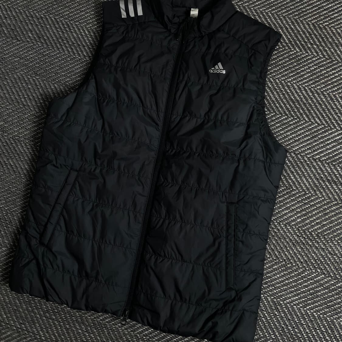 아디다스 경량 러닝 다운 베스트 블랙o 3695 상품이미지2