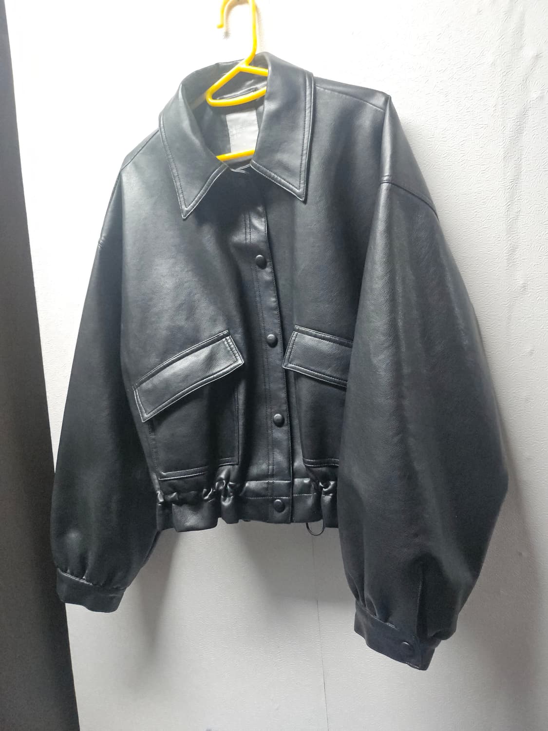 8  세컨즈 멜트 더 레이디 크롭 레더 라이크 재킷 M 상품이미지1