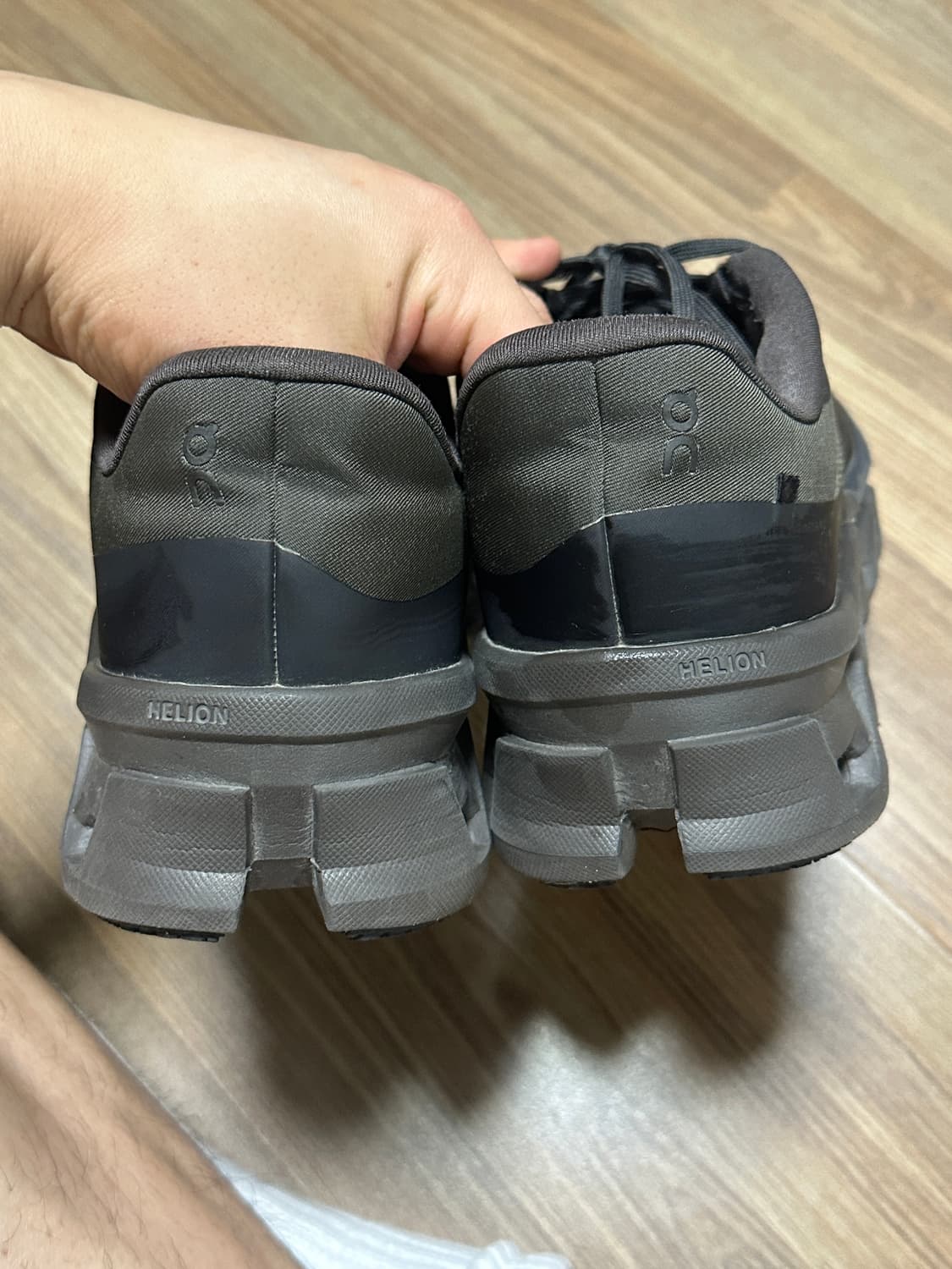 온러닝x파프 클라우드 몬스터 쏜브라운270 상품이미지6