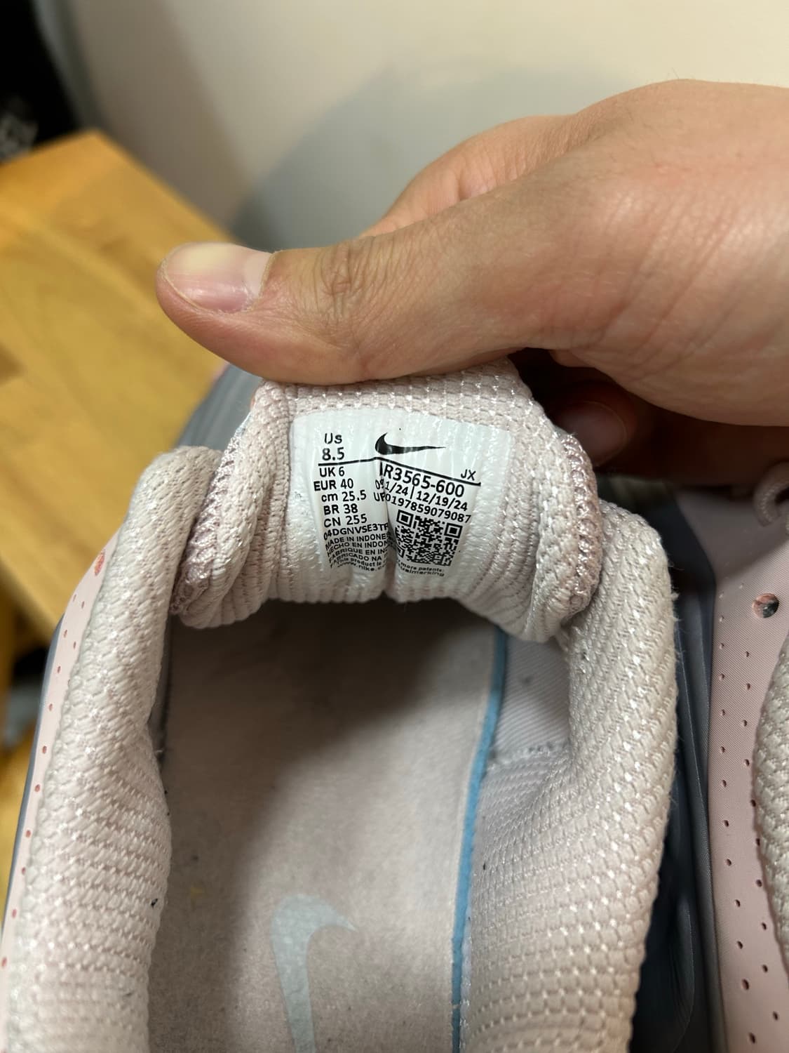 나이키 샥스 R4 베얼리 로즈 메탈릭 플래티넘 255 상품이미지6