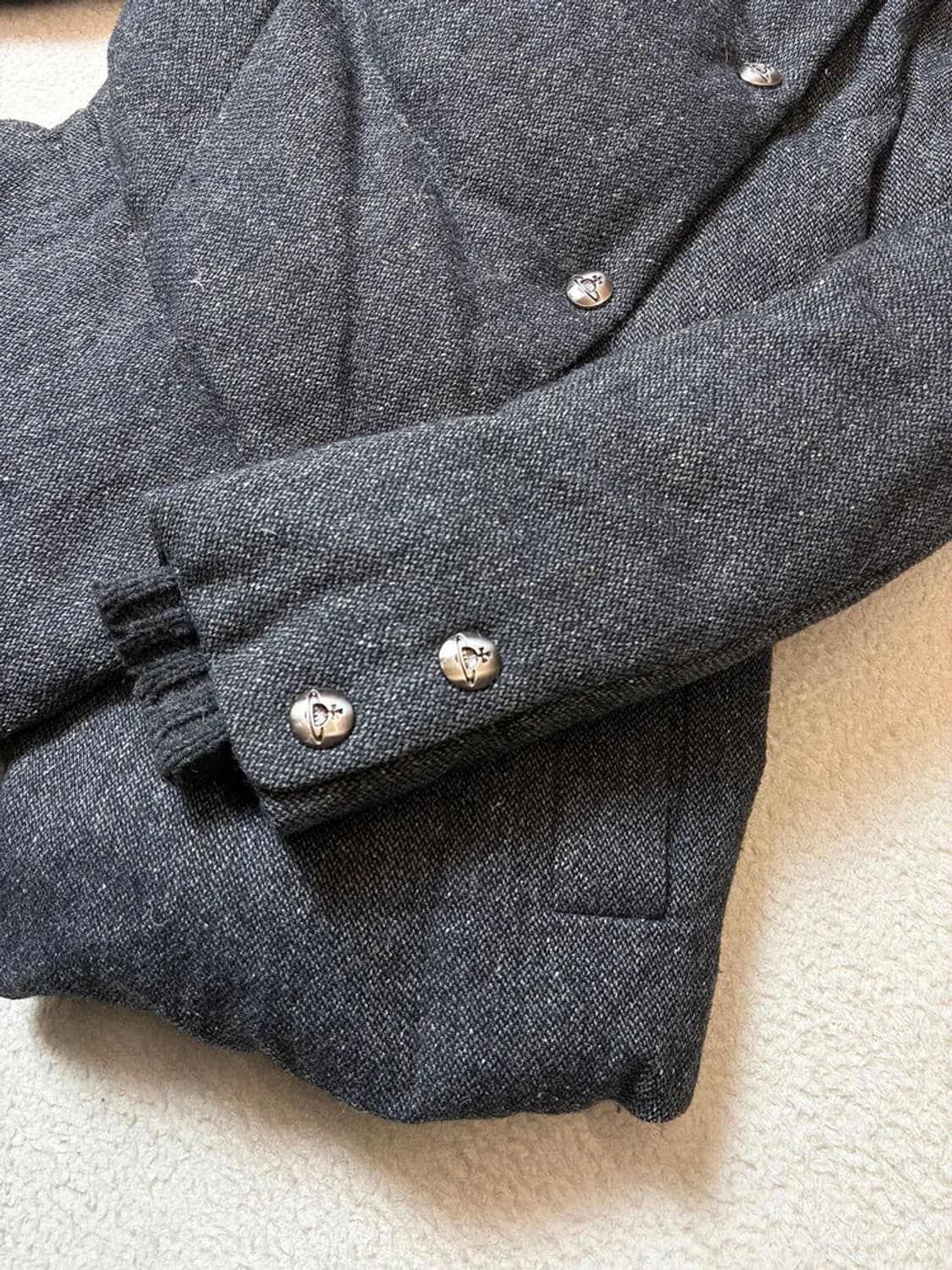 비비안웨스트우드 10's 앵글로매니아 사선 하이넥 패딩 PN7146 상품이미지6